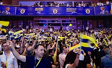 Fenerbahçe'de Aziz Yıldırım Stadı Terketti