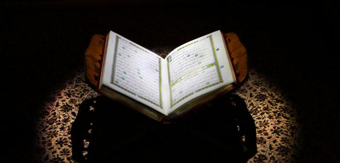 Neden Her Olay İçin Ayet İnmedi? İhsan Eliaçık’tan “Akıl ve İlke” Analiz