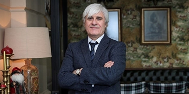 Tayfun Atay: “Allah’ın Ayetlerini Altına Tahvil Eden Bir Dini Endüstri Kuruldu!”