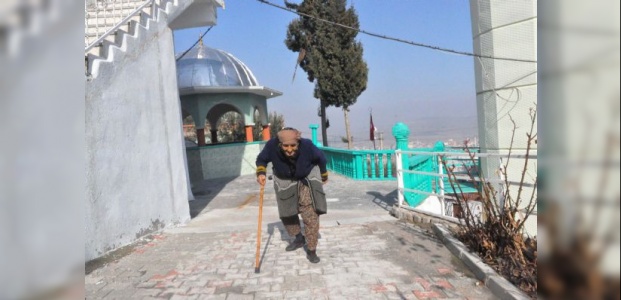 82 YAŞINDAKİ KADININ BASTONU SİLAH SAYILDI!