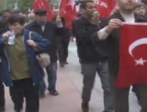 AKİLLER BÖYLE PROTESTO GÖRMEDİ!