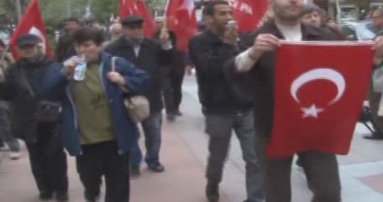 AKİLLER BÖYLE PROTESTO GÖRMEDİ!