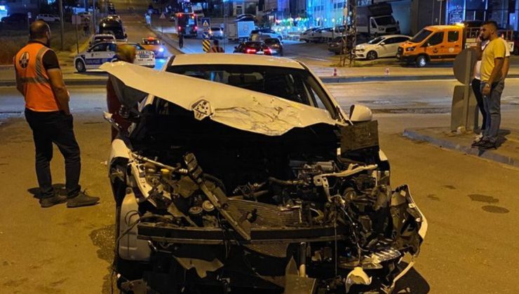 Ankara’da yolcu minibüsü ile otomobil çarpıştı: 4 yaralı