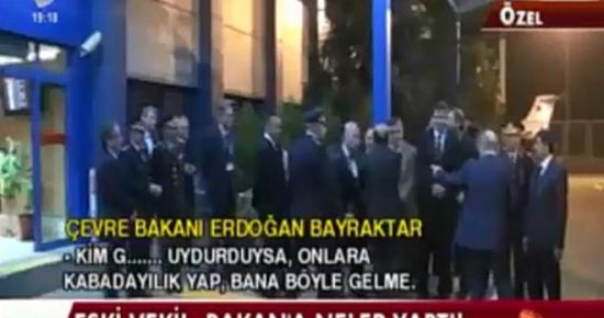 BAKAN VE VEKİL BİRBİRİNE GİRDİ!