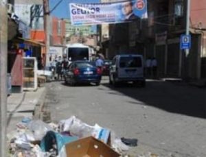 BAŞBAKAN’A ‘ÇÖP’LÜ PROTESTO…