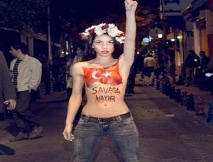 BİR TÜRK FEMEN DAHA!