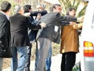 CHP ÇİĞLİ’DE YUMRUKLAR KONUŞTU