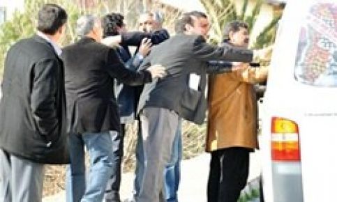 CHP ÇİĞLİ’DE YUMRUKLAR KONUŞTU