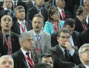 CHP KURULTAYINDA İZMİR TAM KADRO