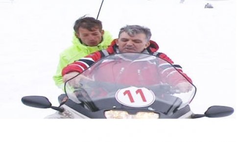 CUMHURBAŞKANI’NIN KAR KEYFİ