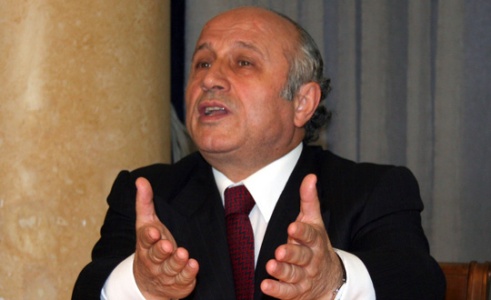 Yaşar Nuri Öztürk: “Kur’an Hiçbir Namussuzluğa İzin Vermez, Kılıf Aramayın!”