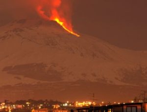 ETNA HAREKETE GEÇTİ!