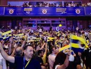 Fenerbahçe'de Aziz Yıldırım Stadı Terketti