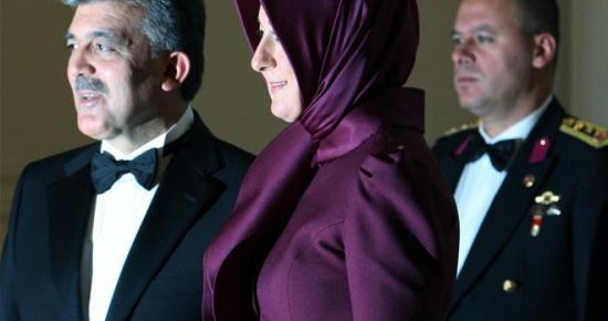 FİRST LADY ÖZGÜRLÜĞÜNE DÜŞKÜNMÜŞ!