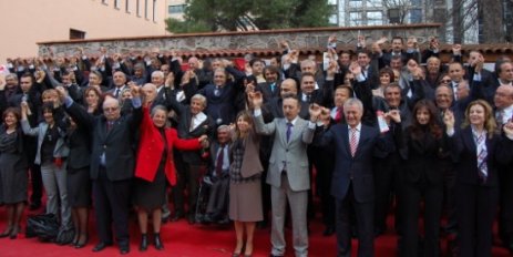 İŞTE CHP’NİN İZMİR ADAY ADAYLARI