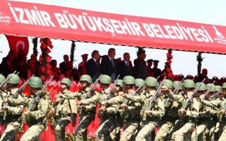 İZMİR’DE KURTULUŞ COŞKUSU…