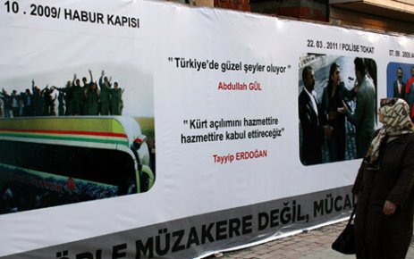 MHP’NİN AFİŞİNE AKP DARBESİ…