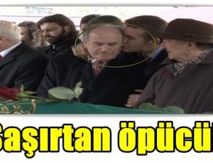 ŞAŞIRTAN ÖPÜCÜK!