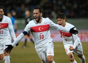 Hakan Çalhanoğlu’na Mükemmeliyet ödülü!