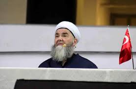 Cübbeli Ahmet’ten Deprem Yorumu: “Dualarla Pas Geçti, Cemaatin Aminlerine Bağlıyorum”