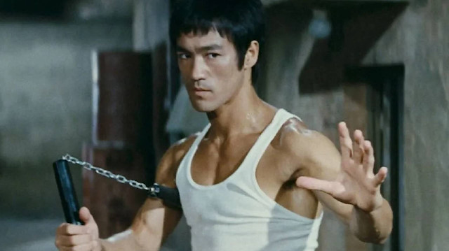 Bruce Lee’nin Ölümündeki 52 Yıllık Sır Çözüldü: Efsane Yasak Aşkının Evinde Can Vermiş!