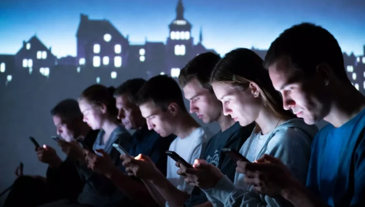 Sosyal medya toplumu nasıl değiştiriyor? Dijital dünya bizi kime dönüştürdü