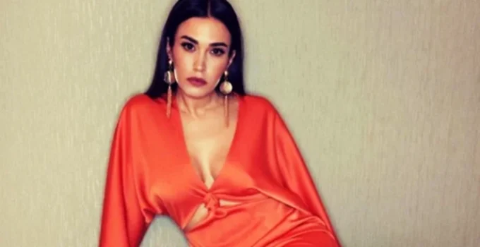 Zürih'teki Metallica konseri paylaşımları ve Suadiye görüntülerinin ardından magazin gündemine oturan oyuncu Ecem Özkaya ile Barış Atay'ın aşk iddiaları detayları